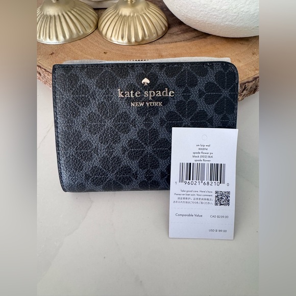 NWT | Kate Spade | Spade Flower Medium Bifold Wallet - Picture 9 of 9